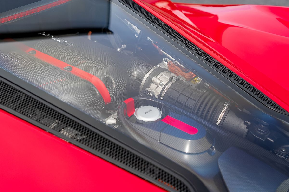 FERRARI LAFERRARI Rossa Corsa Roof