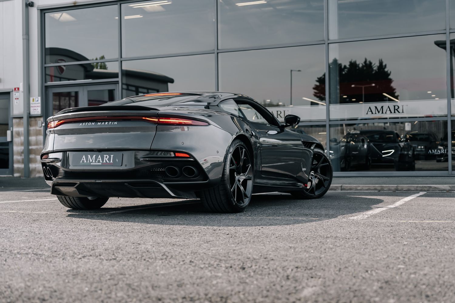 Aston Martin DBS Superleggera