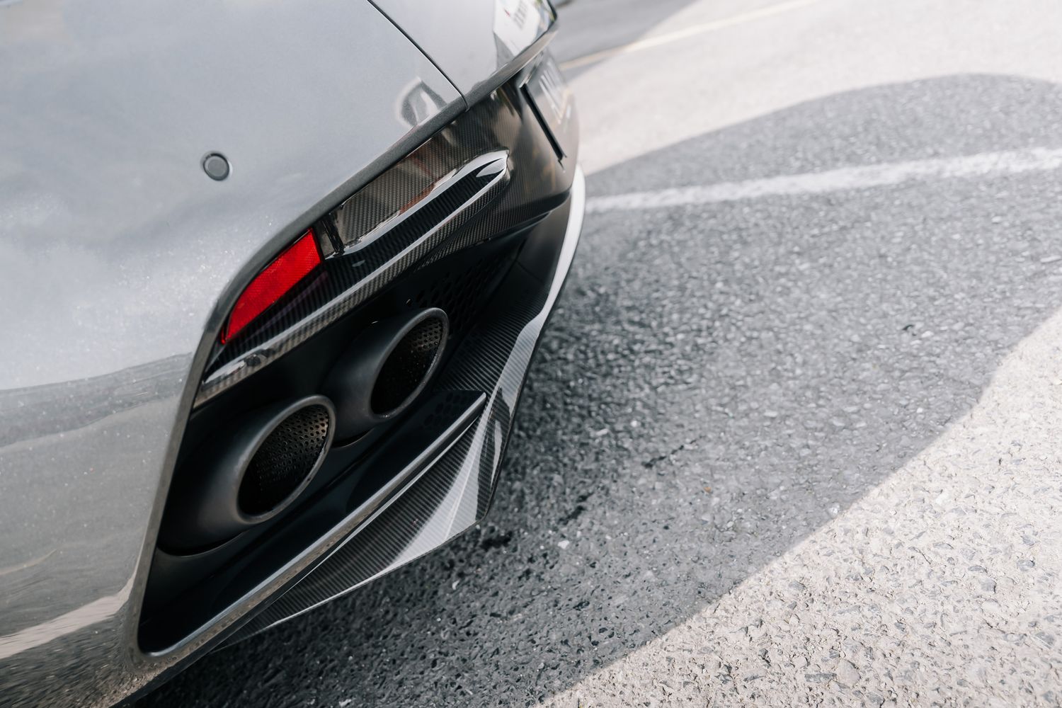 Aston Martin DBS Superleggera