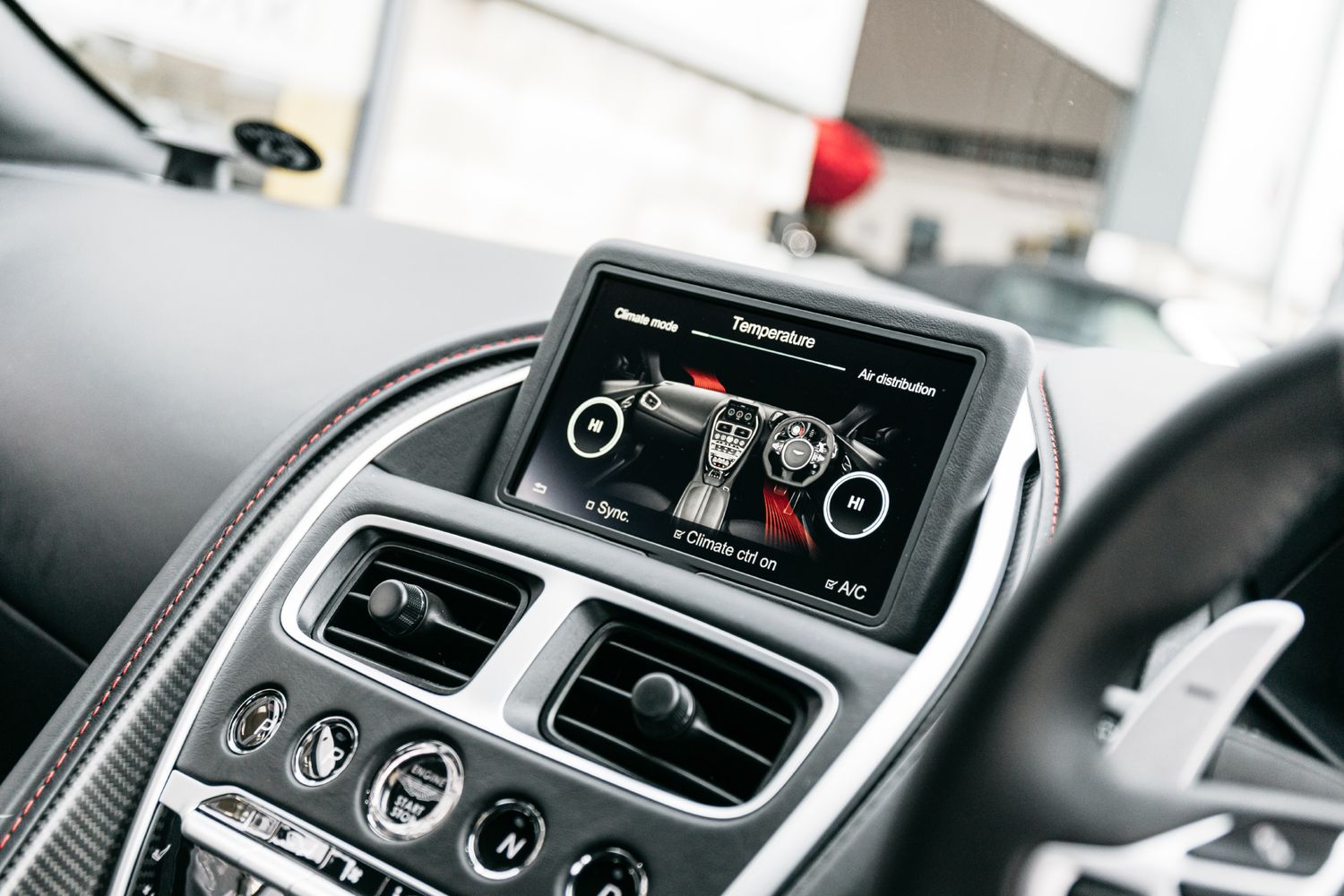 Aston Martin DBS Superleggera