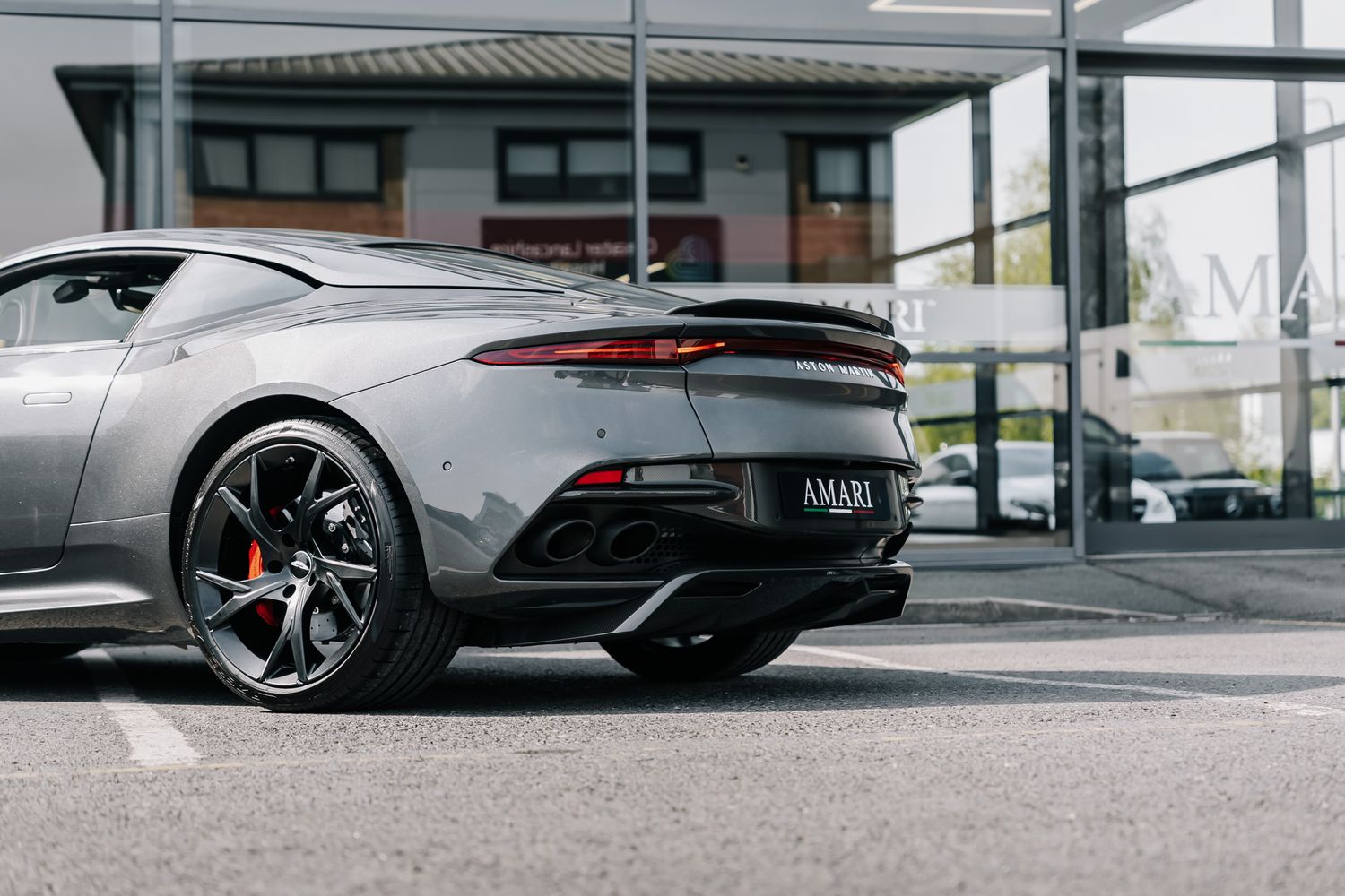 Aston Martin DBS Superleggera