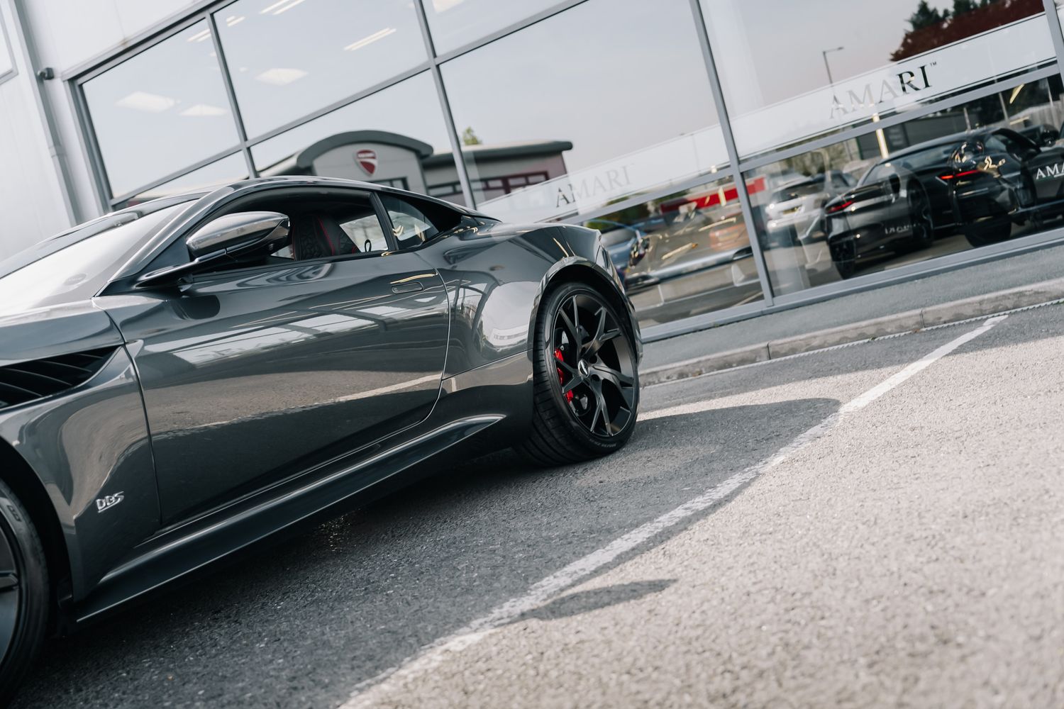 Aston Martin DBS Superleggera