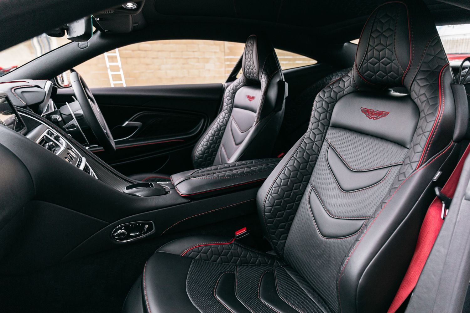 Aston Martin DBS Superleggera