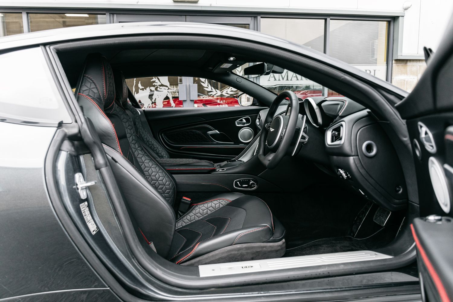 Aston Martin DBS Superleggera