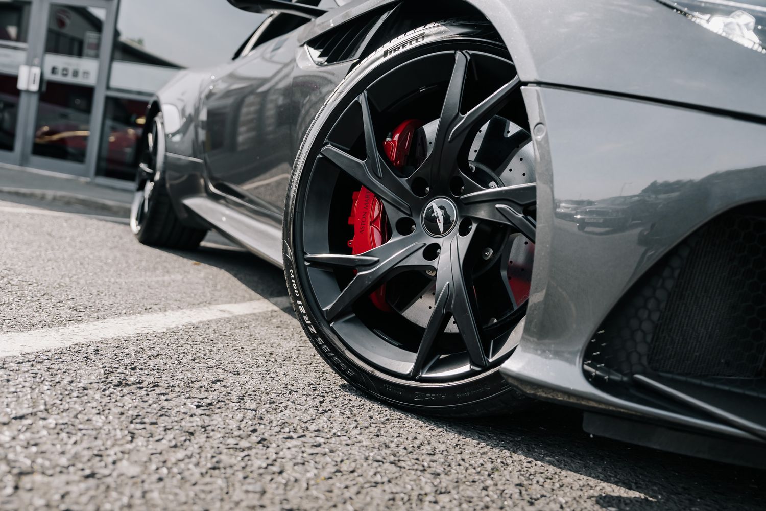 Aston Martin DBS Superleggera