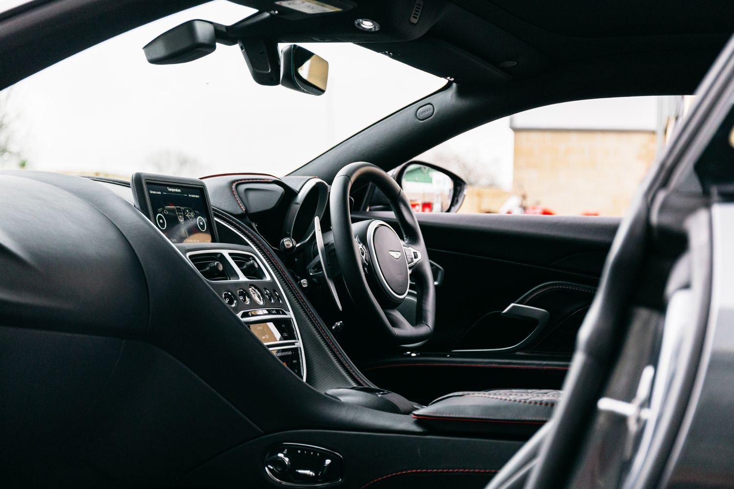 Aston Martin DBS Superleggera