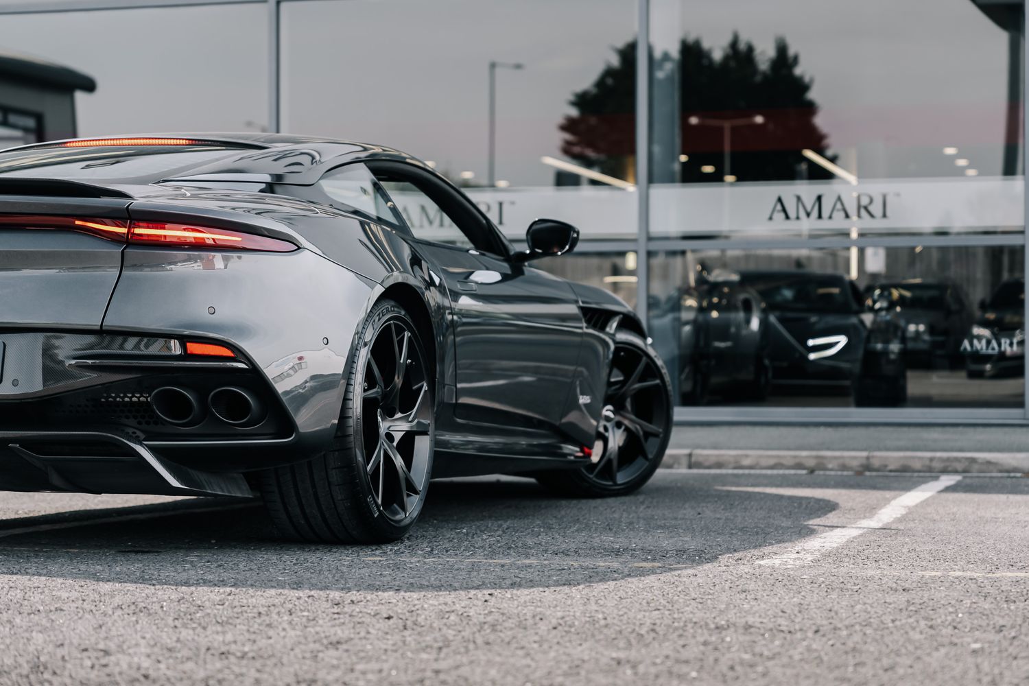 Aston Martin DBS Superleggera
