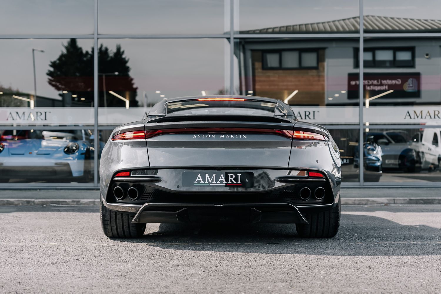 Aston Martin DBS Superleggera