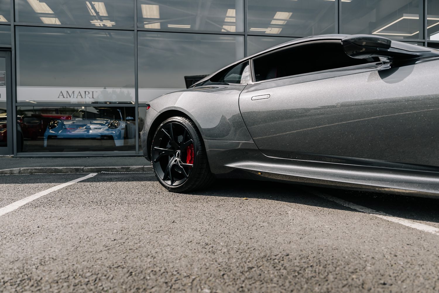 Aston Martin DBS Superleggera