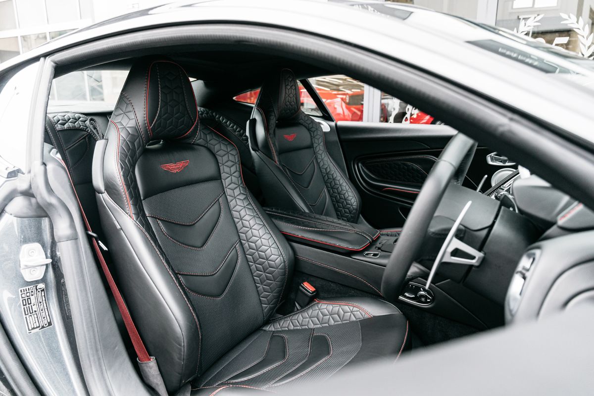 Aston Martin DBS Superleggera