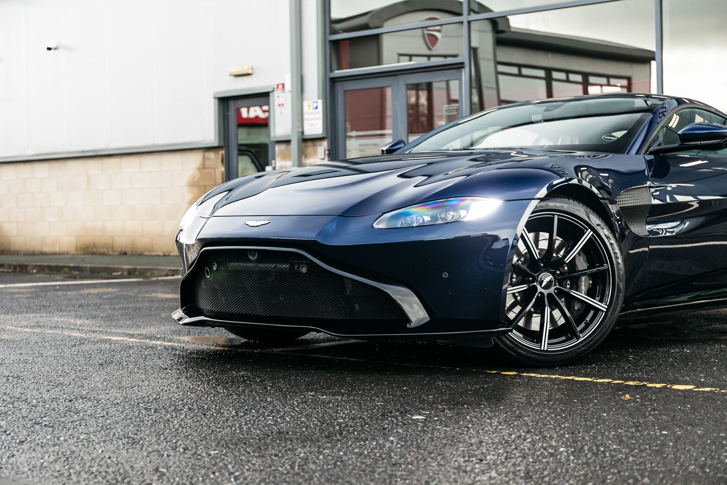 Aston Martin Vantage 4.0 V8 3Dr Automatic