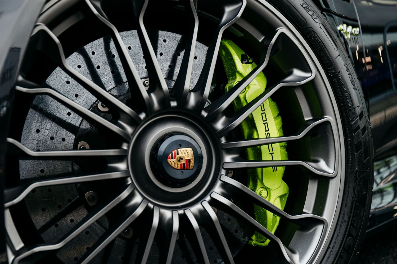 Porsche 918 Spyder 4.6 Spyder PDK 2Dr Semi Automatic
