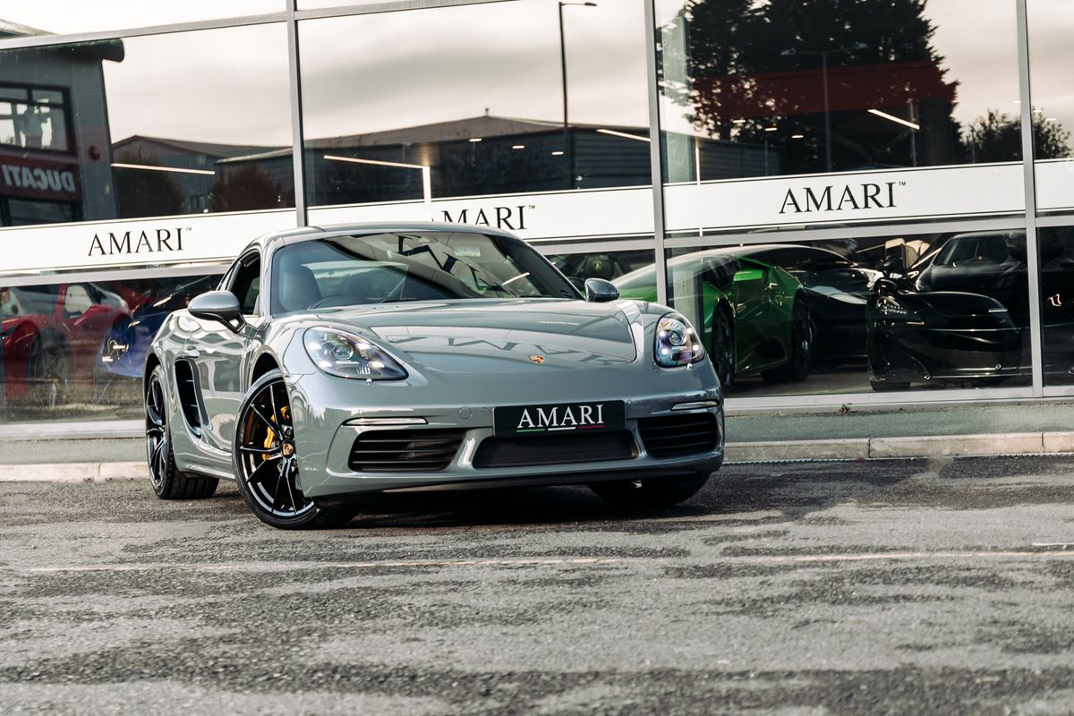 Porsche Cayman 718 2.0