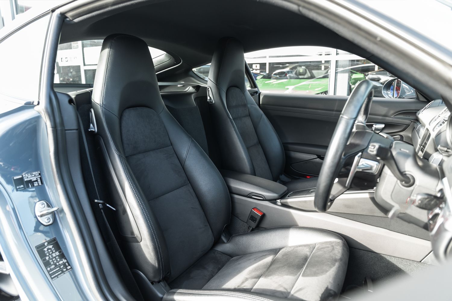 Porsche Cayman 718 2.0