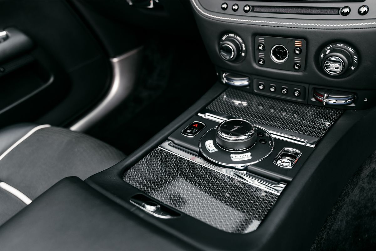 Rolls-Royce Dawn Convertible 6.6 V12 Black Badge
