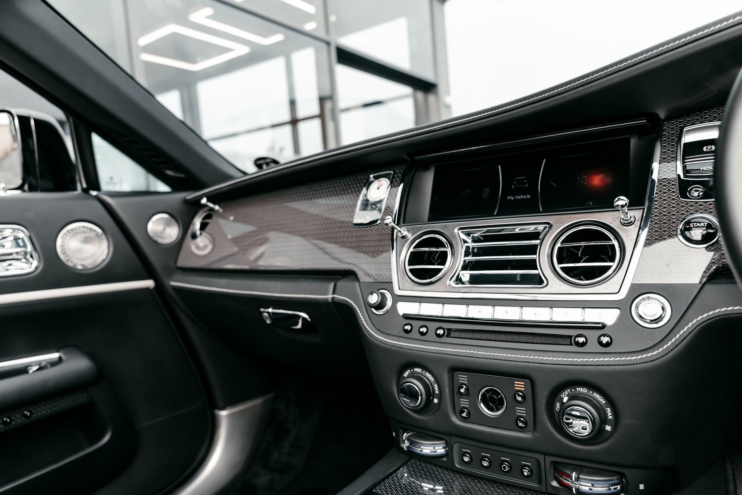 Rolls-Royce Dawn Convertible 6.6 V12 Black Badge