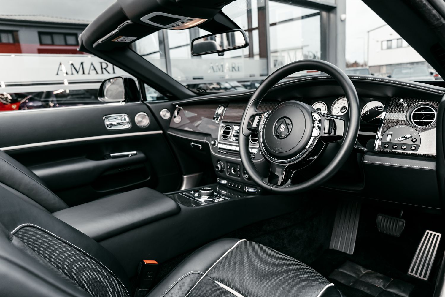 Rolls-Royce Dawn Convertible 6.6 V12 Black Badge
