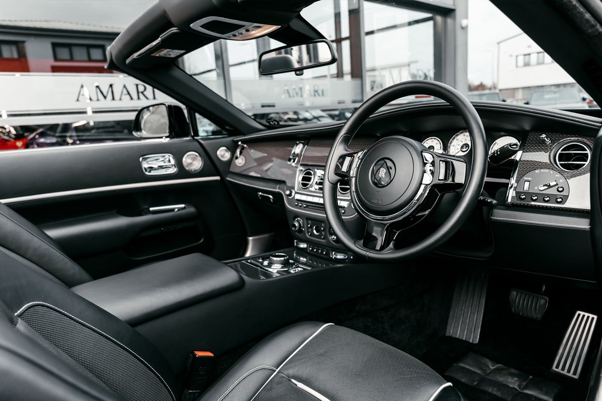 Rolls-Royce Dawn Convertible 6.6 V12 Black Badge