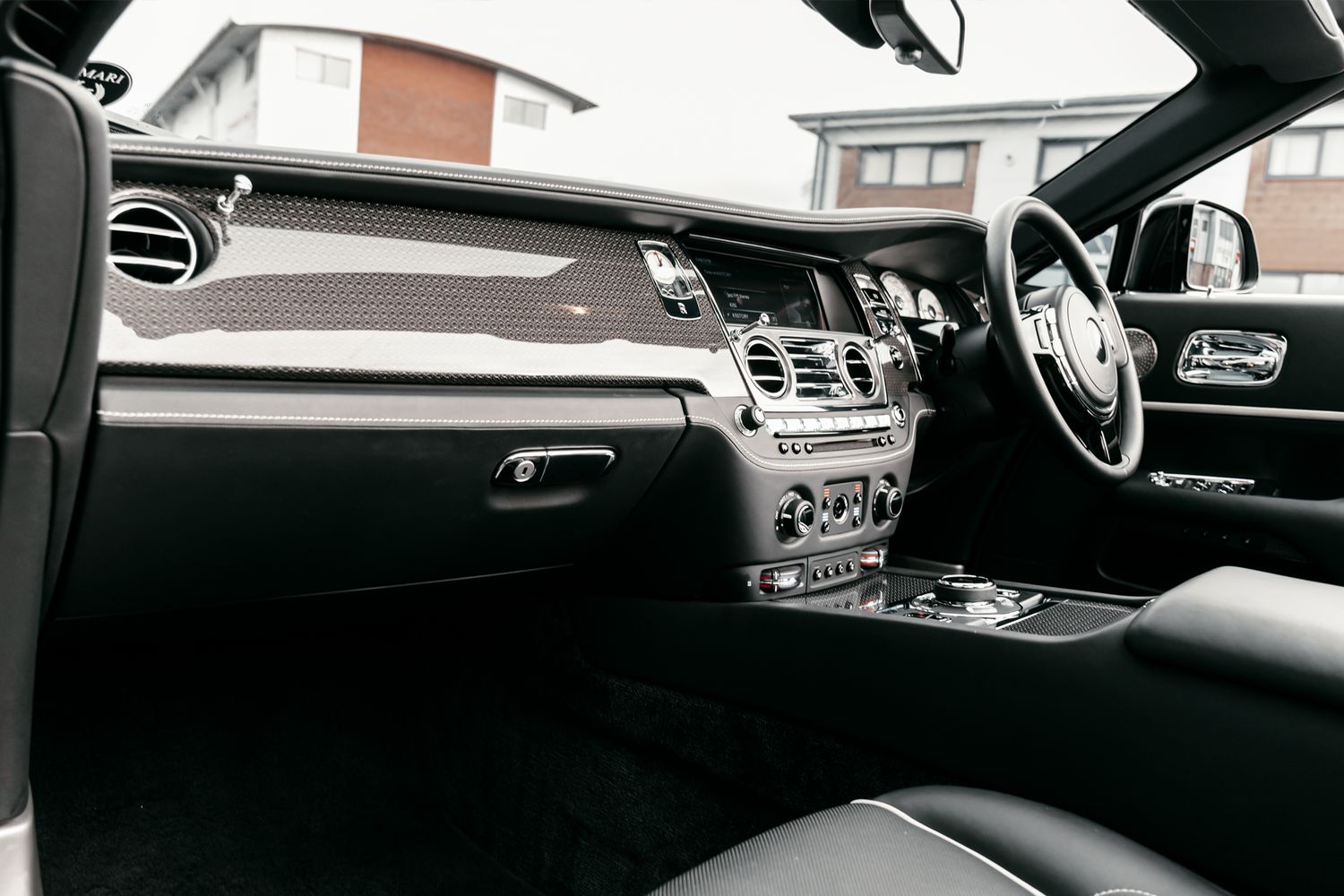 Rolls-Royce Dawn Convertible 6.6 V12 Black Badge