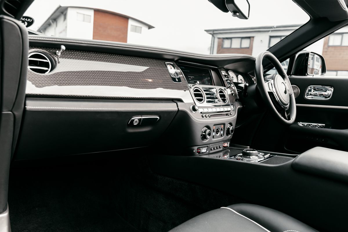 Rolls-Royce Dawn Convertible 6.6 V12 Black Badge