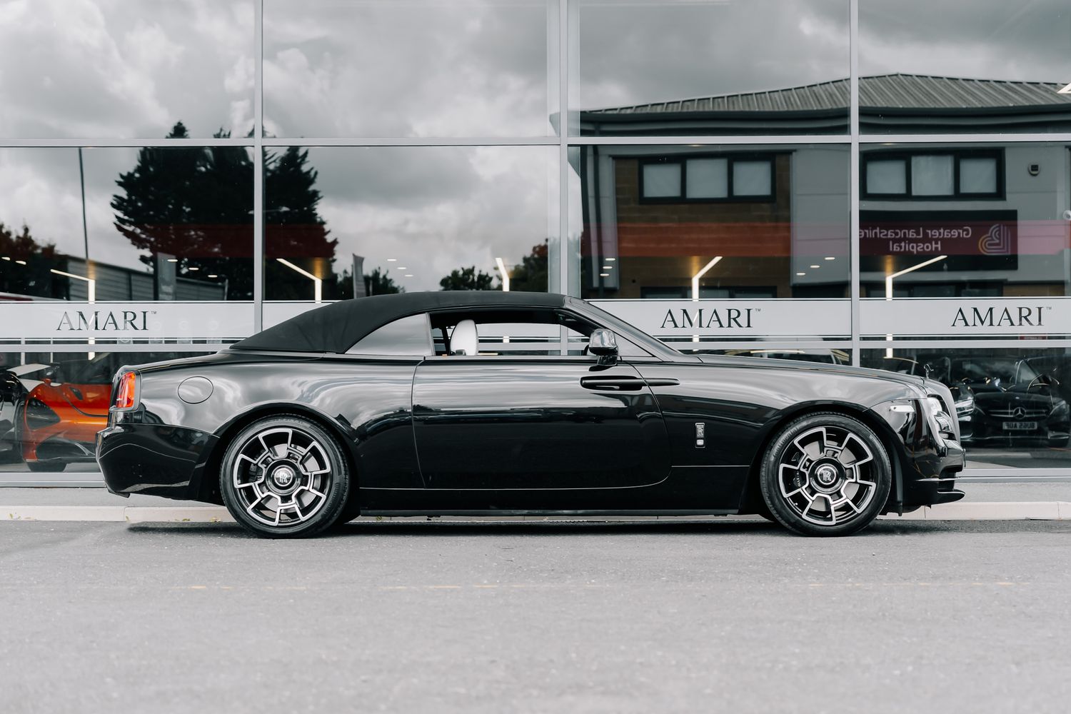 Rolls Royce Dawn Black Badge 6.6 V12 2Dr Automatic
