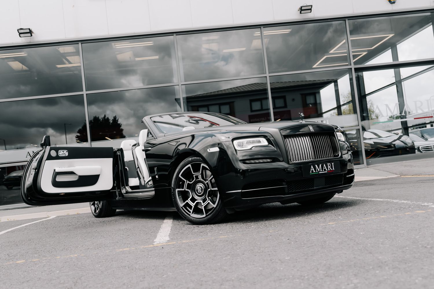 Rolls Royce Dawn Black Badge 6.6 V12 2Dr Automatic