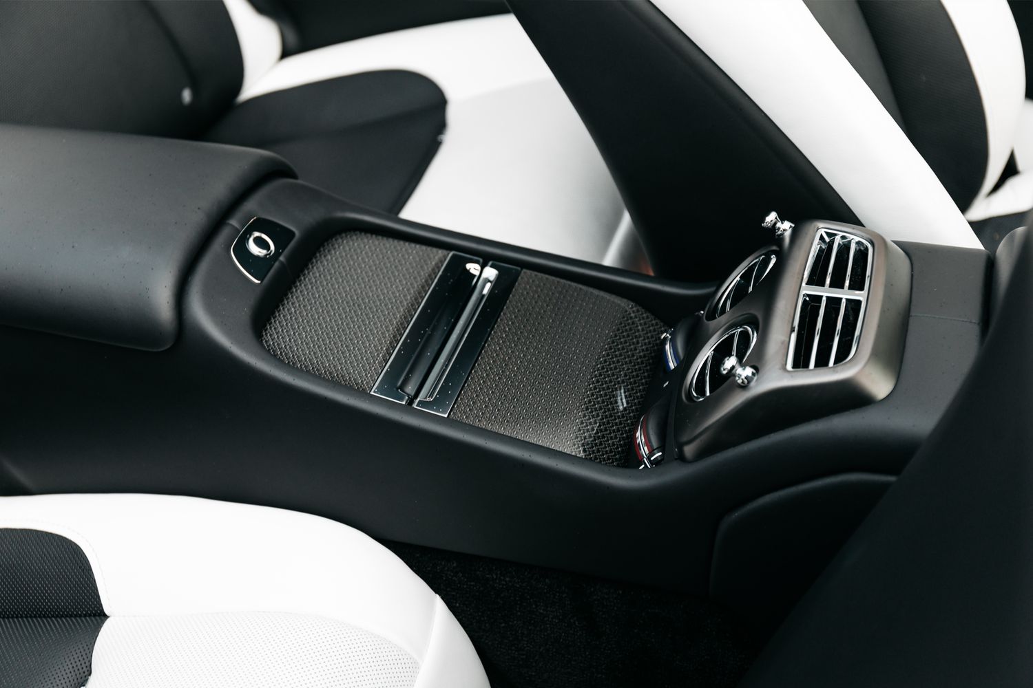 Rolls Royce Dawn Black Badge 6.6 V12 2Dr Automatic