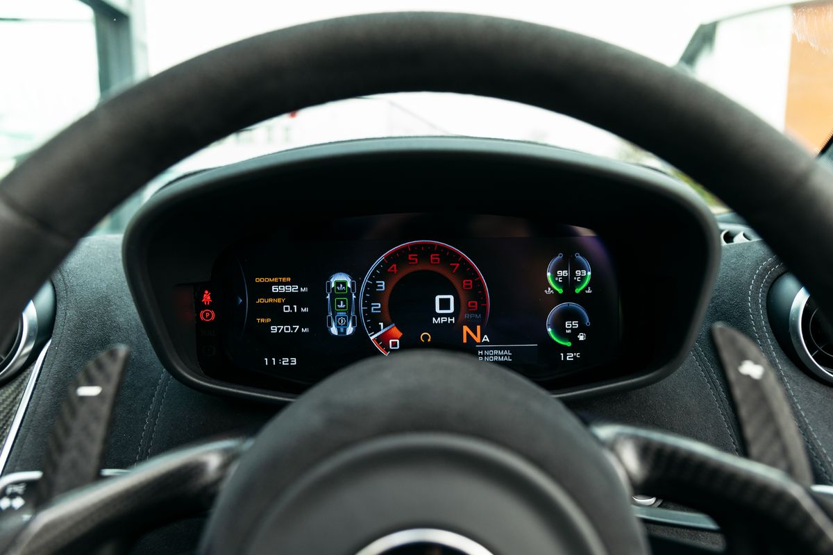 McLaren 600LT Convertible 3.8 V8 Ssg 2Dr Semi Automatic