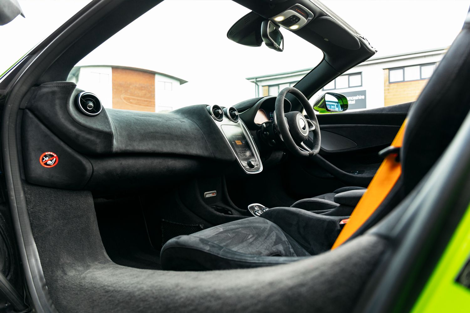 McLaren 600LT Convertible 3.8 V8 Ssg 2Dr Semi Automatic