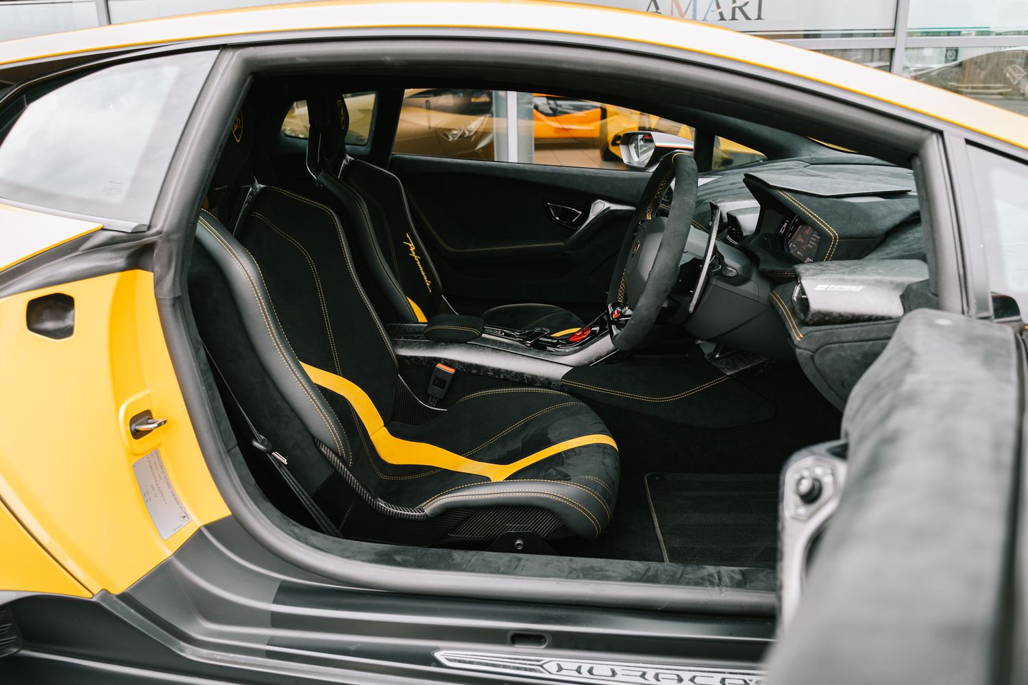 Lamborghini Huracan Coupe 5.2 Lp 640-4 Performante 2Dr Semi Automatic