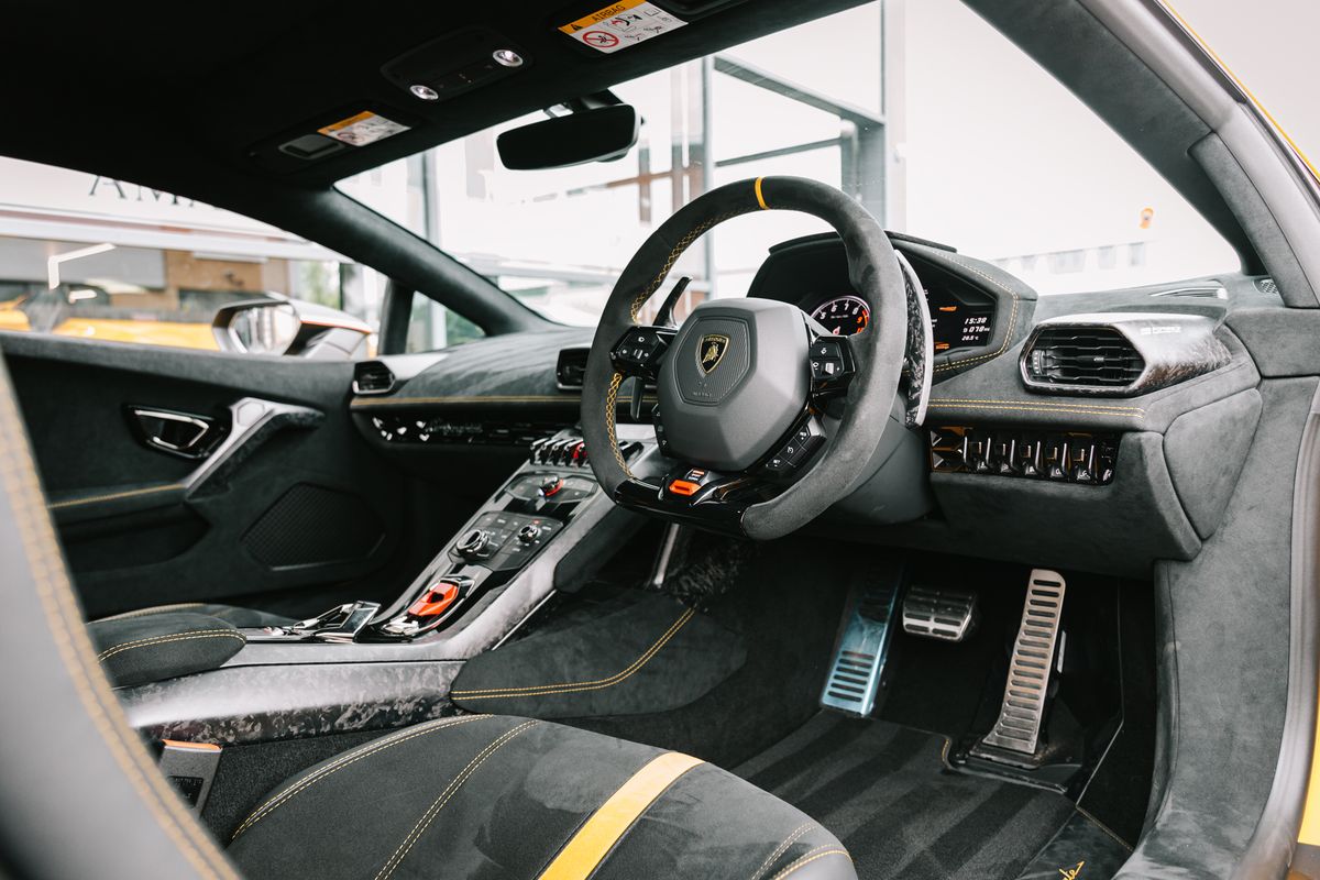Lamborghini Huracan Coupe 5.2 Lp 640-4 Performante 2Dr Semi Automatic